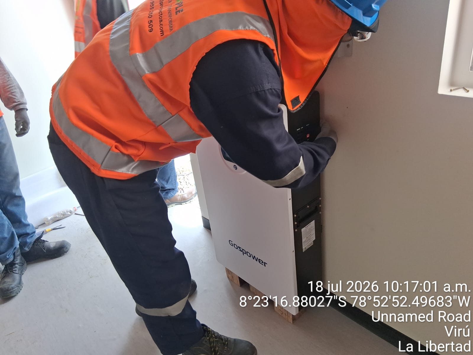 Trabajo técnico en los equipos de una instalación fotovoltaica